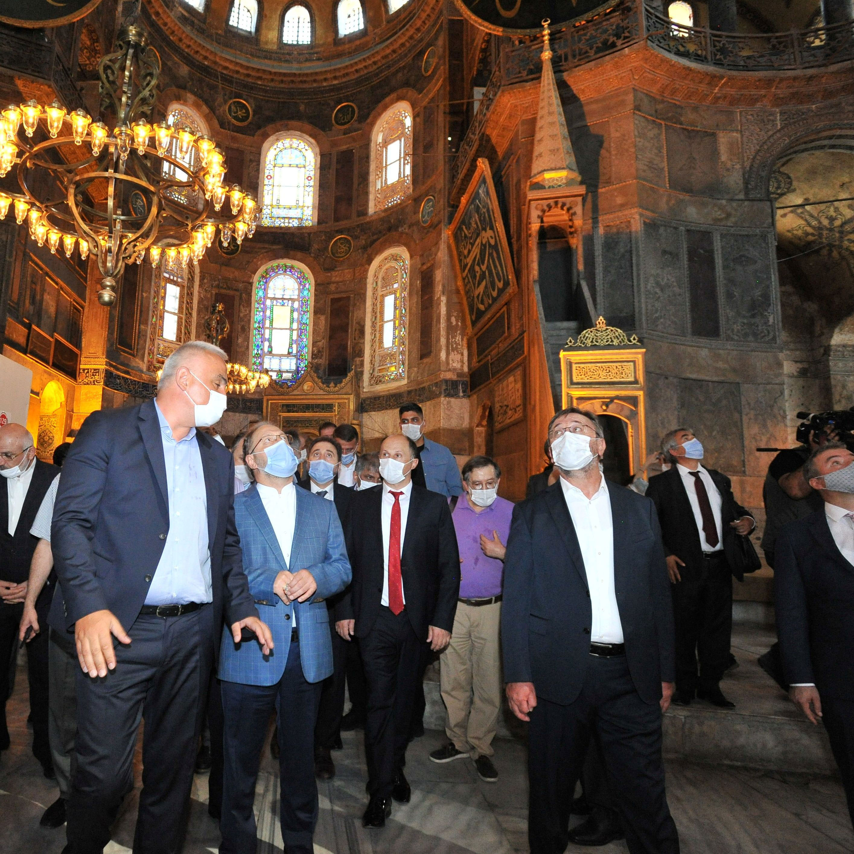 Στην τελική ευθεία για την πρώτη προσευχή στην Αγία Σοφία – Διορίζονται δύο ιμάμηδες και τέσσερις μουεζίνηδες-1