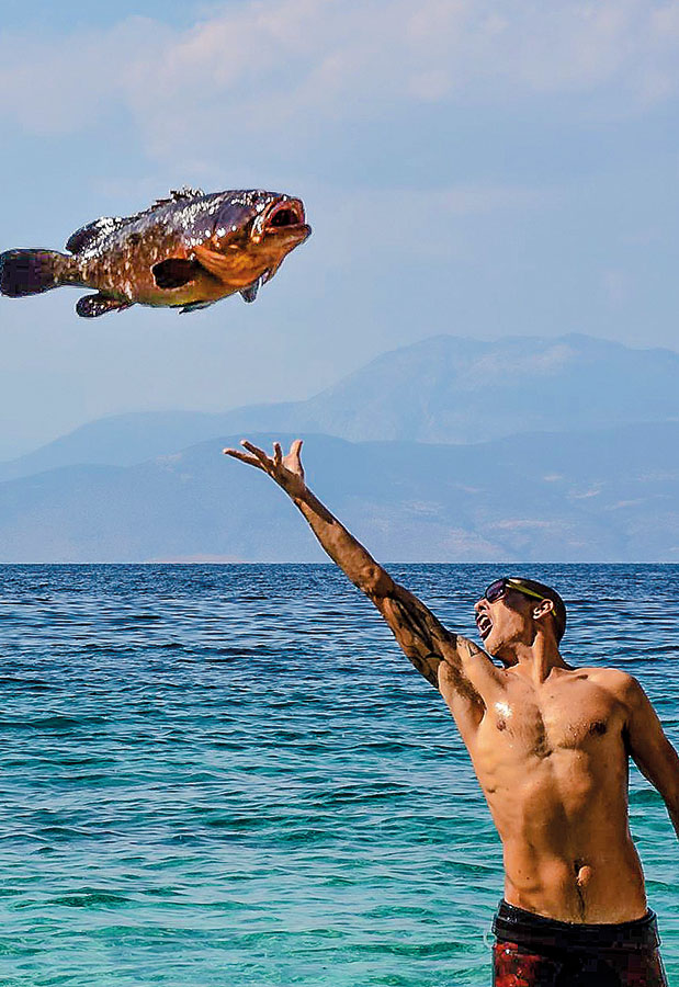 Το απέραντο γαλάζιο του Δήμου Αδάμη-4