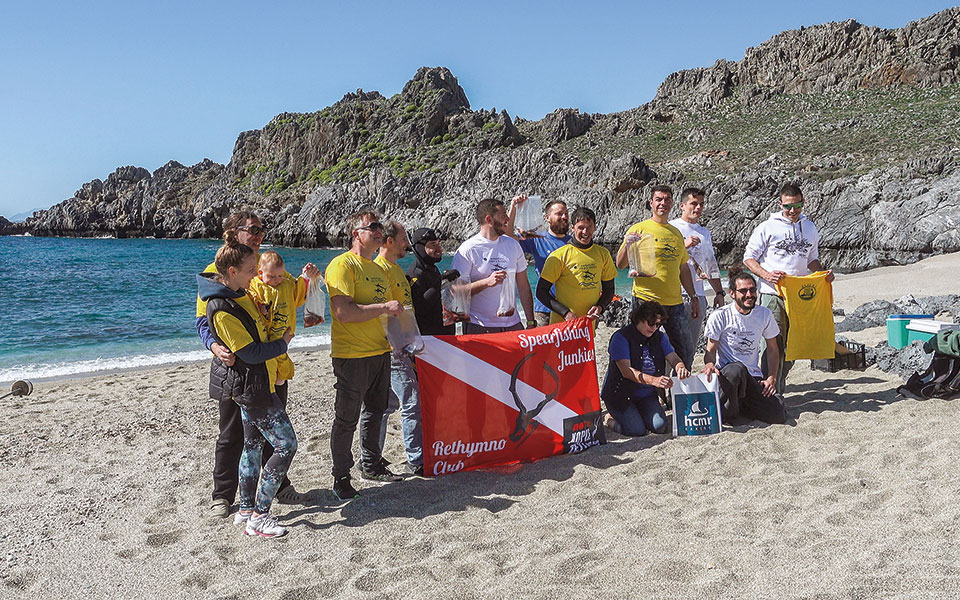 Το απέραντο γαλάζιο του Δήμου Αδάμη-5