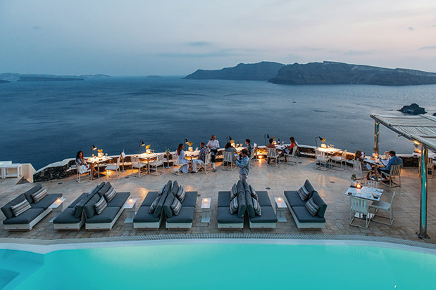 Canaves Oia: Άνοιξε και βραβεύτηκε-1