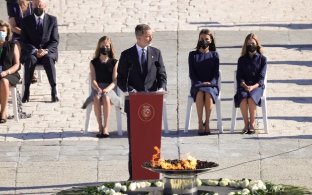 Κορωνοϊός: Η Ισπανία τίμησε τη μνήμη των 28.400 νεκρών της-2