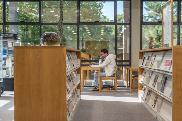 Ναυτιλιακές σπουδές στο Deree – The American College of Greece-2