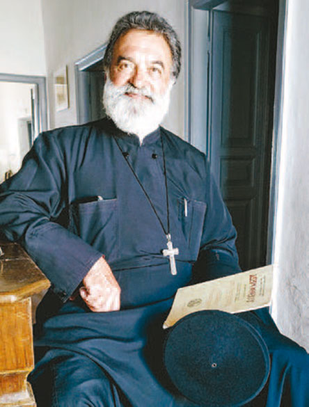 Με τον παπα-Θοδωρή Αρσενικό στην «απείραχτη» Σίκινο-1