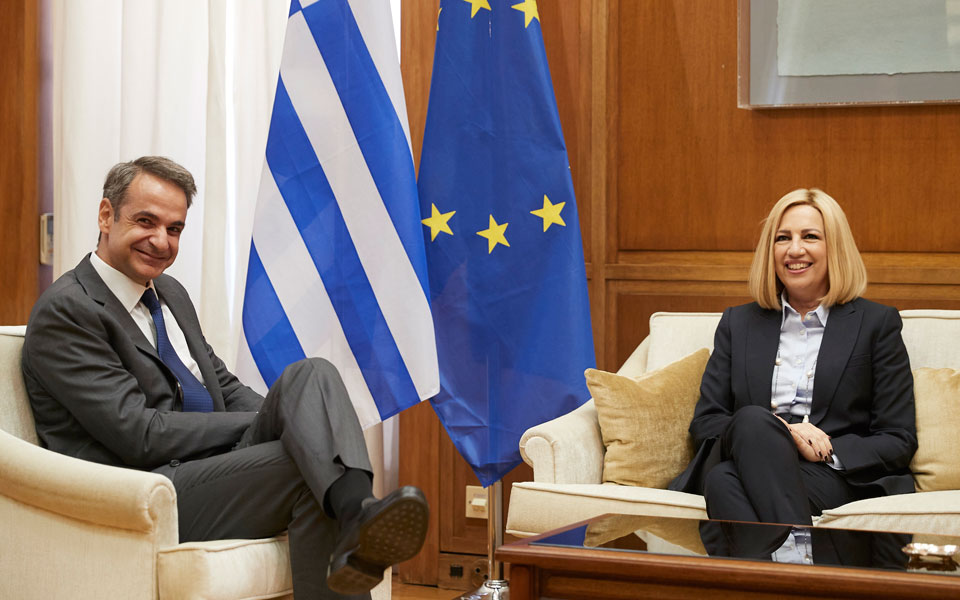 Σε εξέλιξη η συνάντηση Μητσοτάκη – Γεννηματά στη Βουλή-1