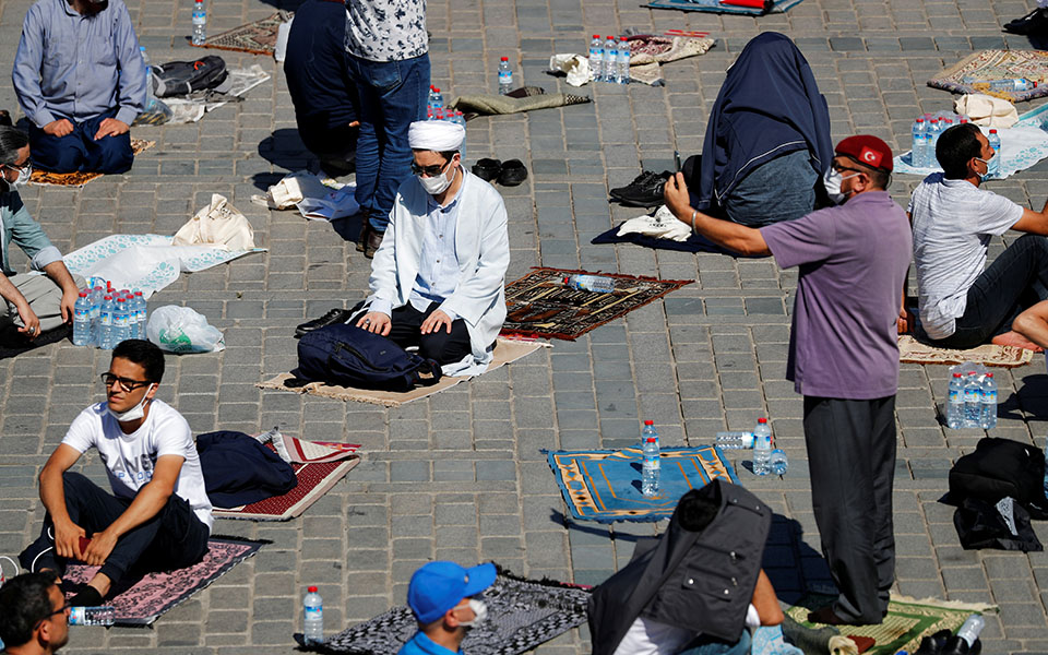 Ο Ερντογάν εργαλειοποιεί την Αγία Σοφία – Live εικόνα-1