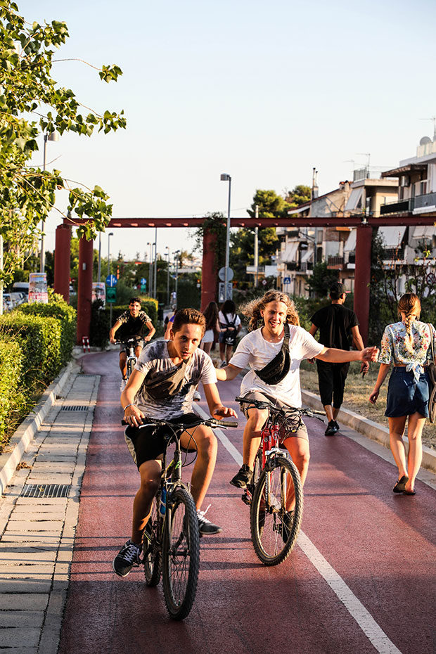 Αγιοι Ανάργυροι: Η δυτική όχθη των μεγάλων αντιθέσεων-5