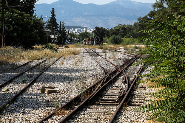 Αγιοι Ανάργυροι: Η δυτική όχθη των μεγάλων αντιθέσεων-4