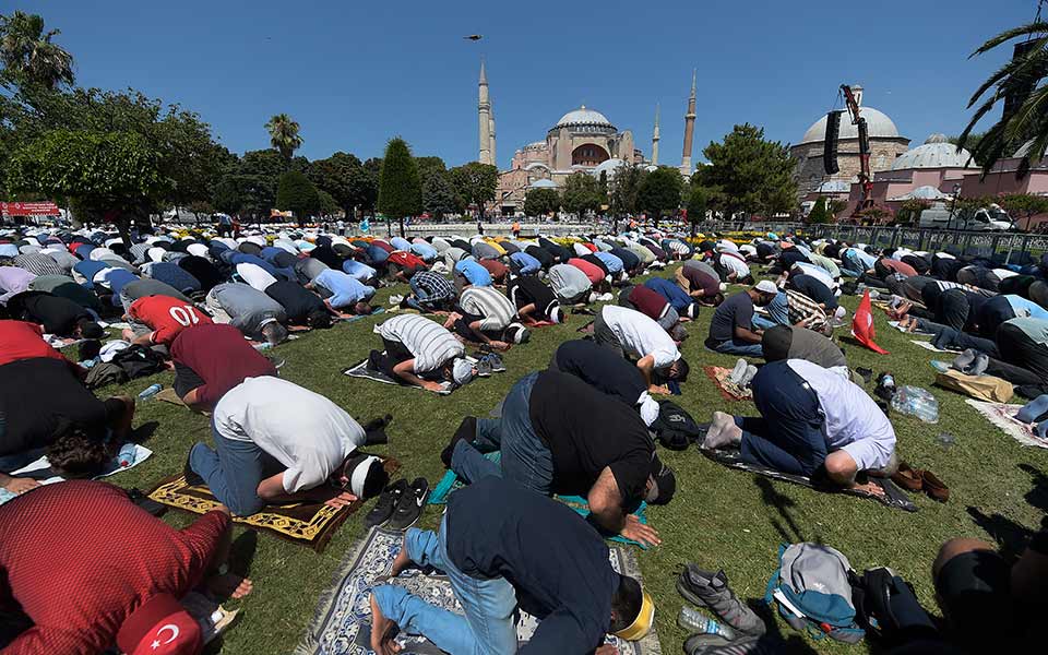 Διαβάστε στην «Καθημερινή της Κυριακής»-1