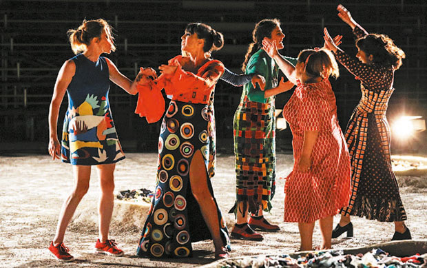 «Λυσιστράτη»: Πώς προβάρεται μια συμφιλίωση…-3