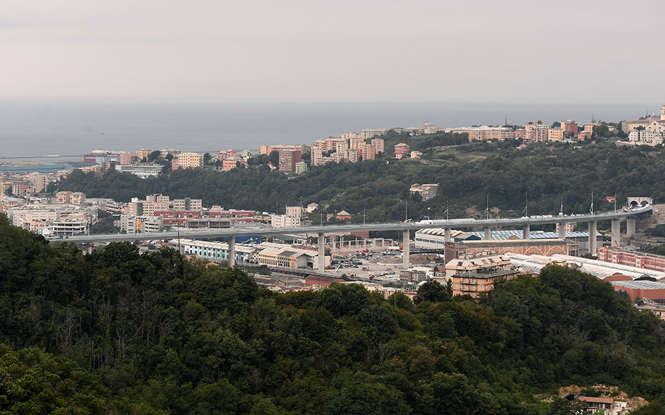 Εγκαινιάστηκε η νέα γέφυρα της Γένοβας-1