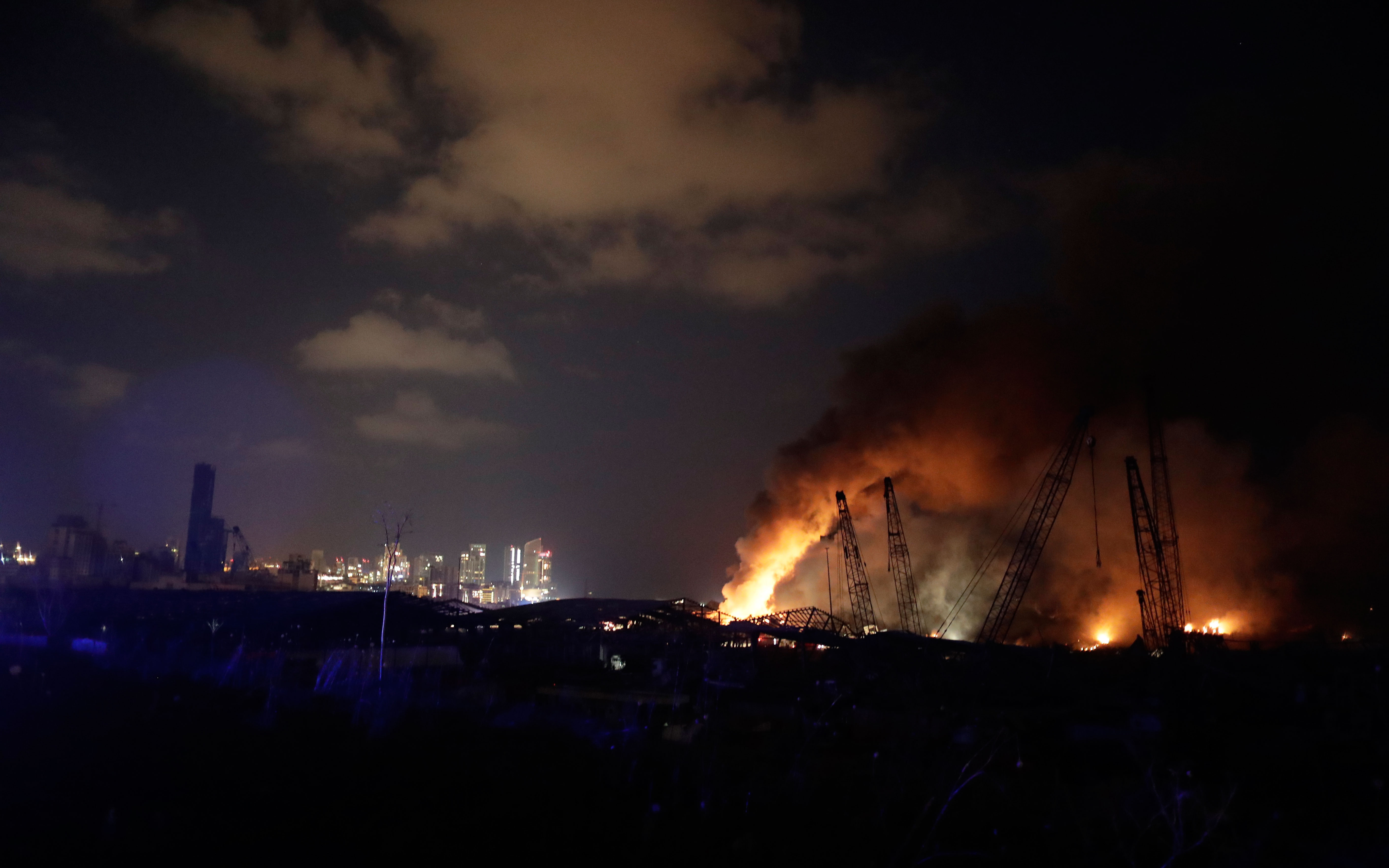 Ισχυρή έκρηξη συγκλόνισε τη Βηρυτό – Δεκάδες νεκροί, χιλιάδες τραυματίες και εικόνες καταστροφής (φωτογραφίες, βίντεο)-9