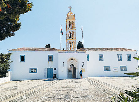 Δύο πόρτες έχει η ζωή, ανοίγεις τη μία και μπαίνεις σε μια έκθεση-1
