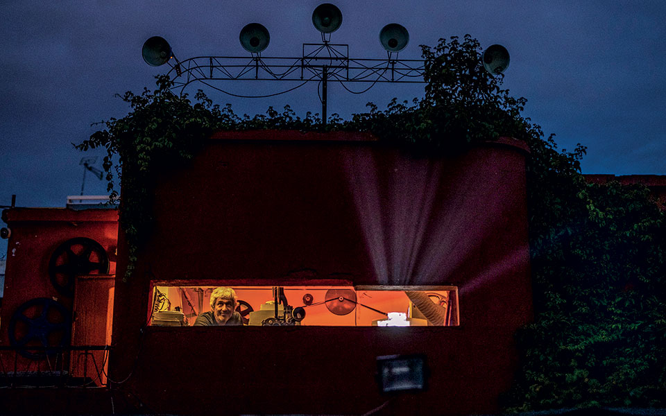 Το σινεμά αντιστέκεται (;)-1