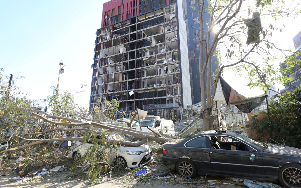 «Η τελική σφαίρα που σκότωσε τη χώρα» – Οδύνη για τα θύματα της έκρηξης στη Βηρυτό-1