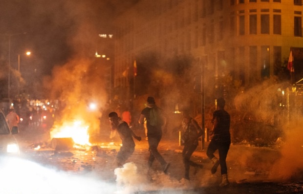 Βηρυτός: Ολονύχτιες συγκρούσεις διαδηλωτών με την αστυνομία (φωτογραφίες)-2