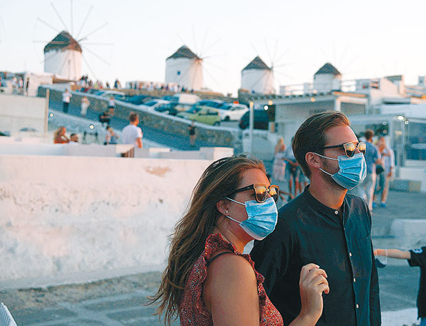 Κορωνοϊός: Υπερμετάδοση σε Μύκονο και Χαλκιδική-1