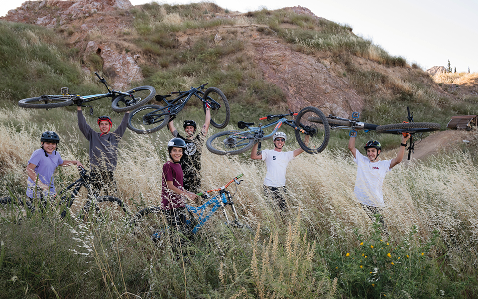 «ΚΑΠΑ» / «ΤΑΞΙΔΙΑ», αυτή την Κυριακή, αφιέρωμα στο μεγάλο θέμα των ημερών, τη σχέση των νέων με την έξαρση της πανδημίας-6