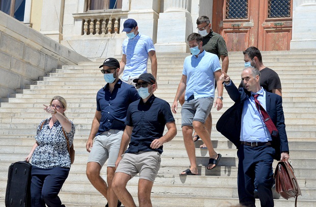 Πήρε προθεσμία να απολογηθεί και αφέθηκε ελεύθερος ο Μαγκουάιρ-3