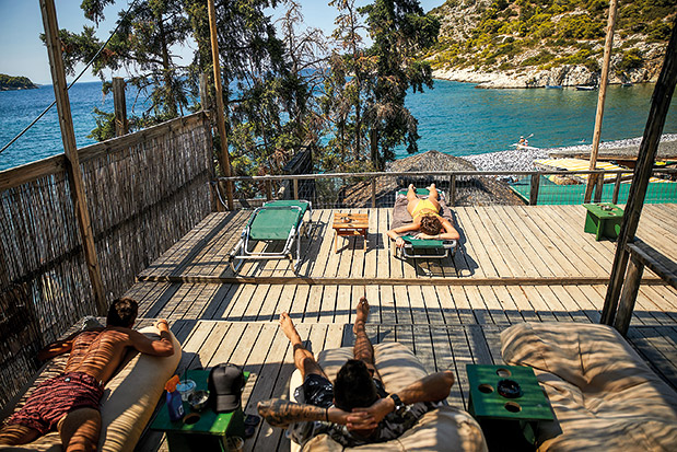 Μπάνιο στην «πίσω αυλή» της Αττικής-4