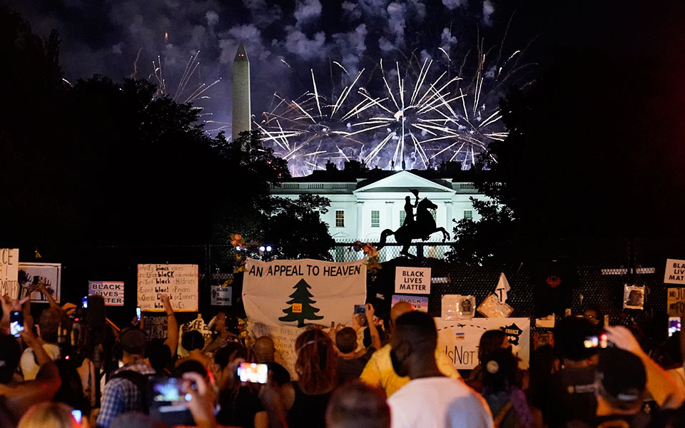 «Νίκη κατά του κορωνοϊού» υποσχέθηκε ο Τραμπ-1