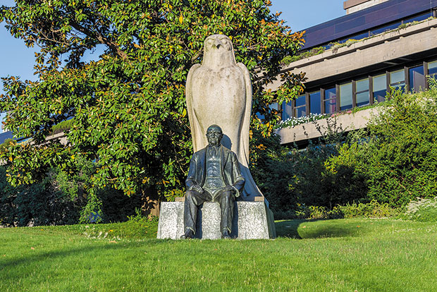 Πετρέλαια, έργα τέχνης και μουσεία: Οι παράλληλοι βίοι του Καλούστ Γκιουλμπενκιάν (1869-1955) και του Ζαν Πολ Γκετί (1892-1976)-1