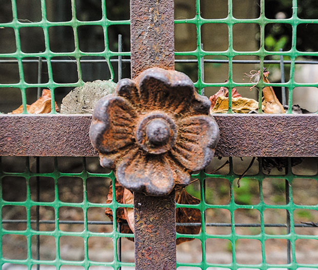 Ο νεογοτθικός πύργος της οδού Θήρας-5