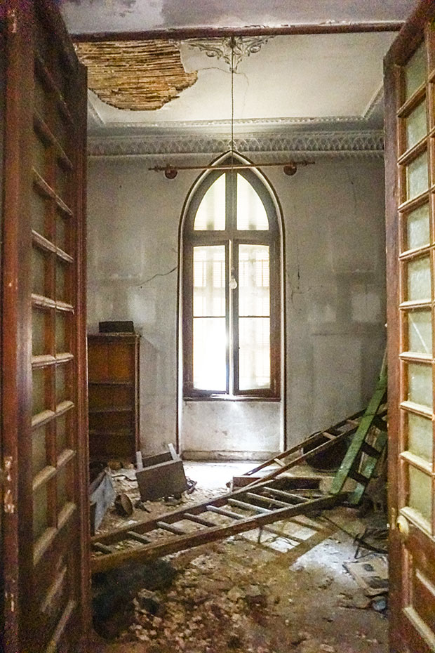 Ο νεογοτθικός πύργος της οδού Θήρας-4