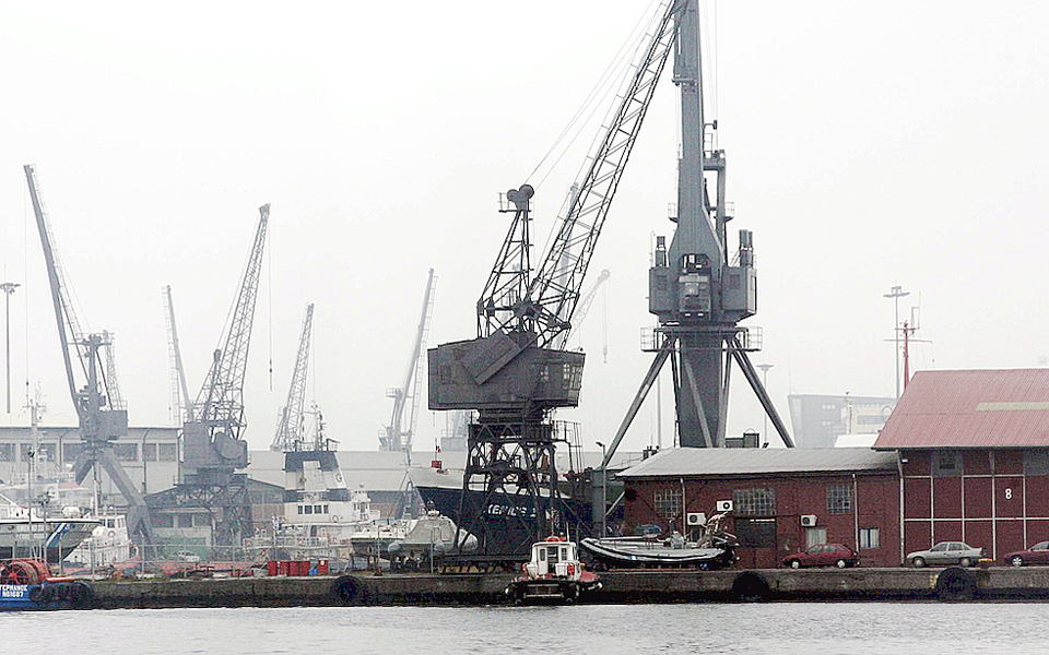 μειώθηκε-2-δισ-το-εμπορικό-έλλειμμα-της-2001758