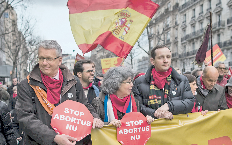 αυστηρό-νομοσχέδιο-κατά-των-αμβλώσεω-2002057