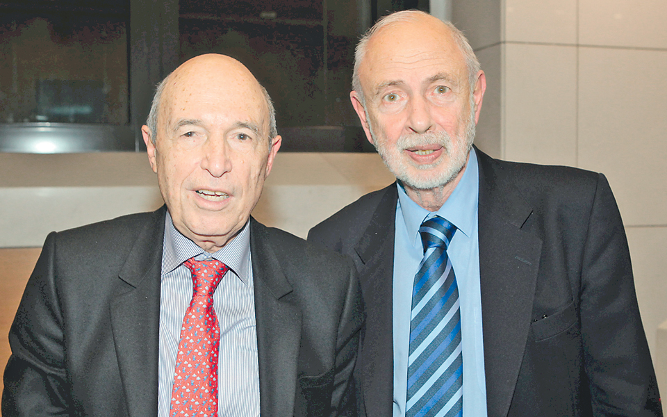 τύποι-χωρίς-ουσία-2002399