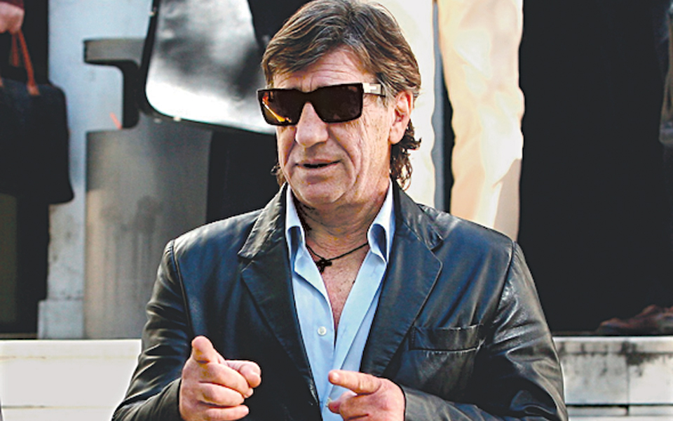 ελεύθερος-ο-μαύρος-αναμονή-δίκης-της-π-2002785