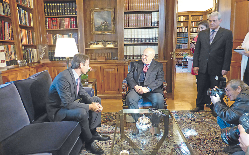 σε-μια-aθήνα-φρούριο-λόγω-eλληνικής-προε-2002801