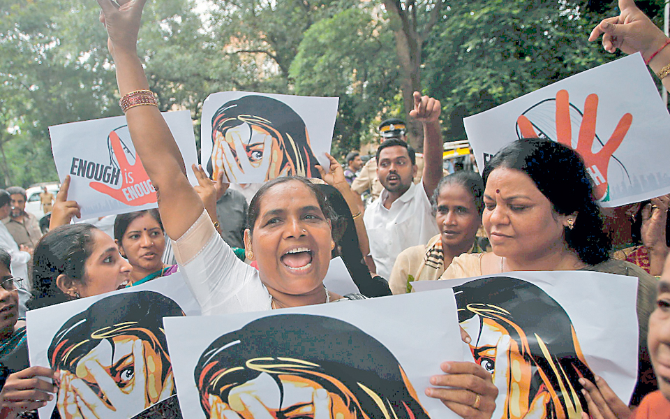 αυτοσχέδιο-δικαστήριο-διέταξε-ομαδι-2002790
