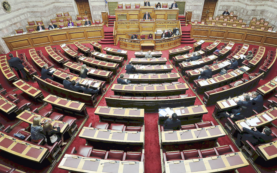 αναζητώντας-βοήθεια-εξ-ουρανού-2003029