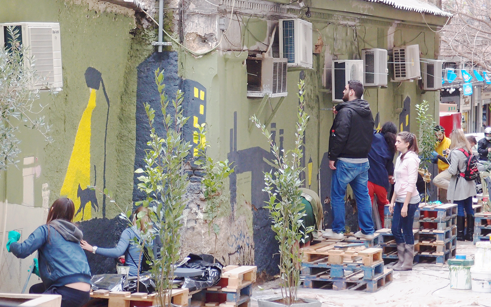 οταν-η-πολιτική-γίνεται-από-τα-κάτω-2002902