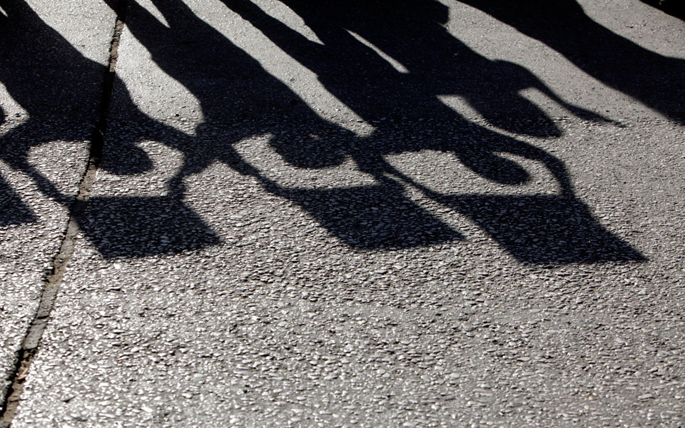 χωρίς-πτυχίο-χωρίς-μισθούς-2002975