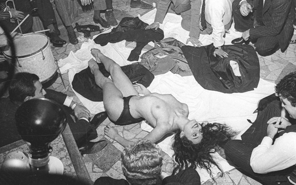 απεβίωσε-η-στριπτιζέζ-που-σόκαρε-την-ι-2004129