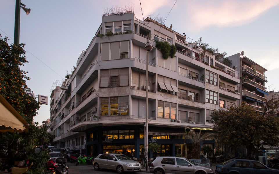 το-έμβλημα-των-εξαρχείων-έχει-γενέθλι-2001254