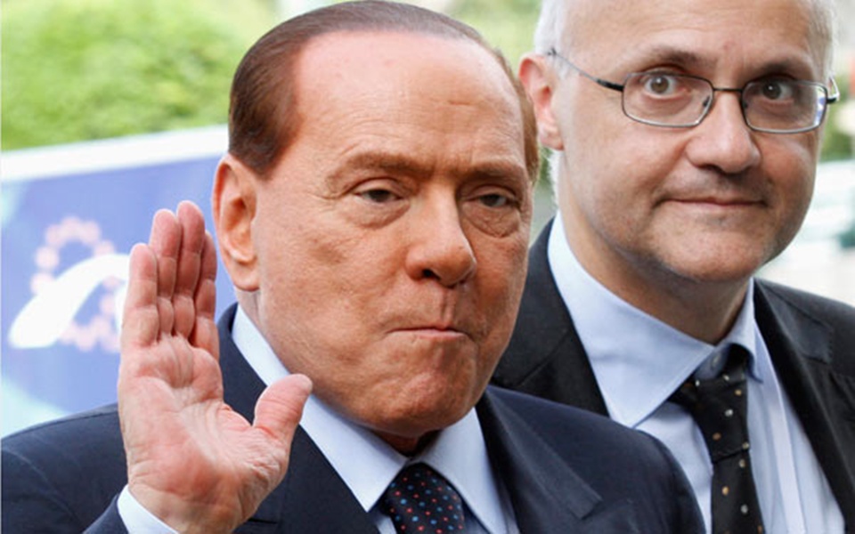 αποδοκιμασίες-και-αυγά-κατά-του-μπερλ-2001814