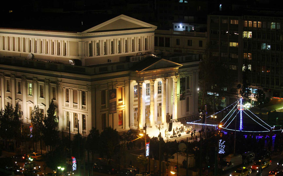 το-δημοτικό-θέατρο-πειραιά-κερδίζει-τ-2001196