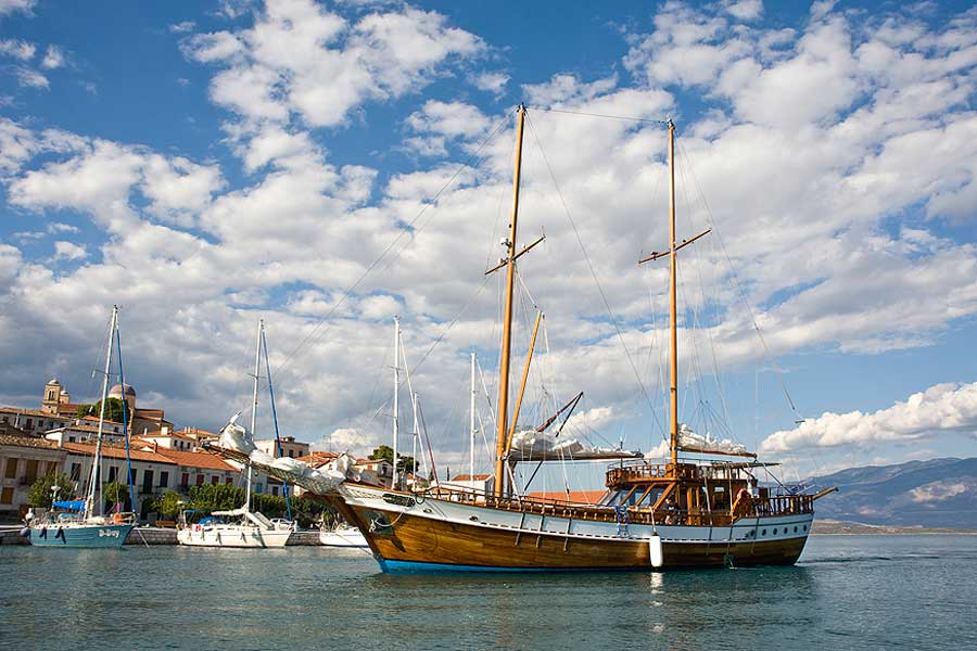 γαλαξίδι-μιλάει-με-τη-σιωπή-του-2001295