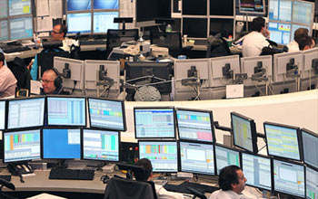 εισροές-20-δισ-ευρώ-στις-συλλογικές-επε-2001977