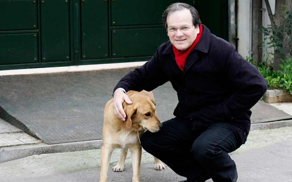 ολη-η-ζωή-του-σαν-λαϊκό-τραγούδι-2001947