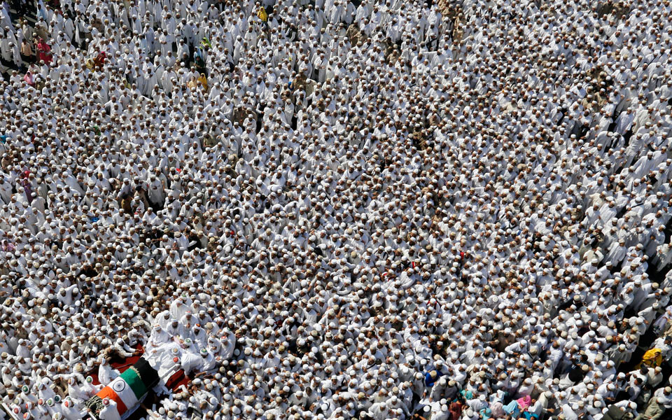 ινδία-τουλάχιστον-18-νεκροί-σε-συνωστισ-2001778