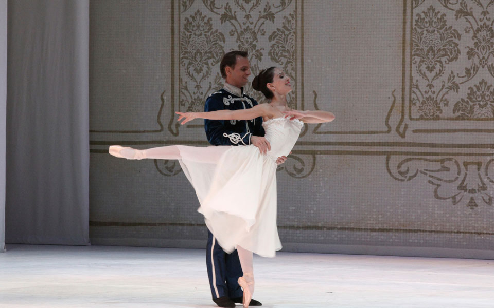 βασιλικοί-γάμοι-με-καρυοθραύστες-2004297