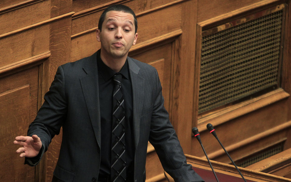 υβρεις-στη-βουλή-απο-τη-χρυσή-αυγή-2001304