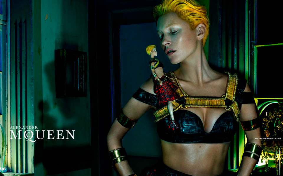 η-kate-moss-για-τον-alexander-mcqueen-2003427