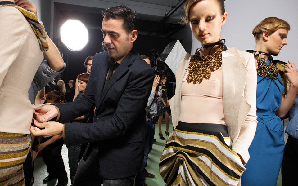 ο-roland-mouret-σας-ψάχνει-2001567