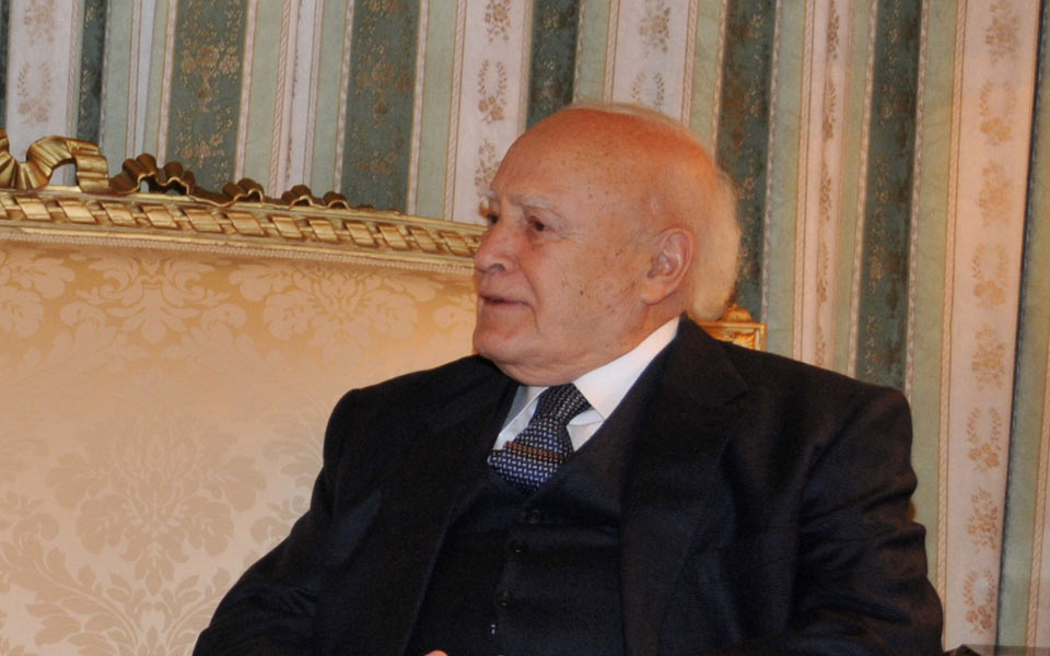 να-δώσουμε-μια-κλωτσιά-στην-τρόικα-2001591