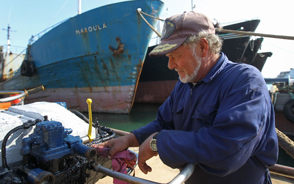 επικίνδυνα-και-επιβλαβή-16-ανενεργά-πλο-2003841